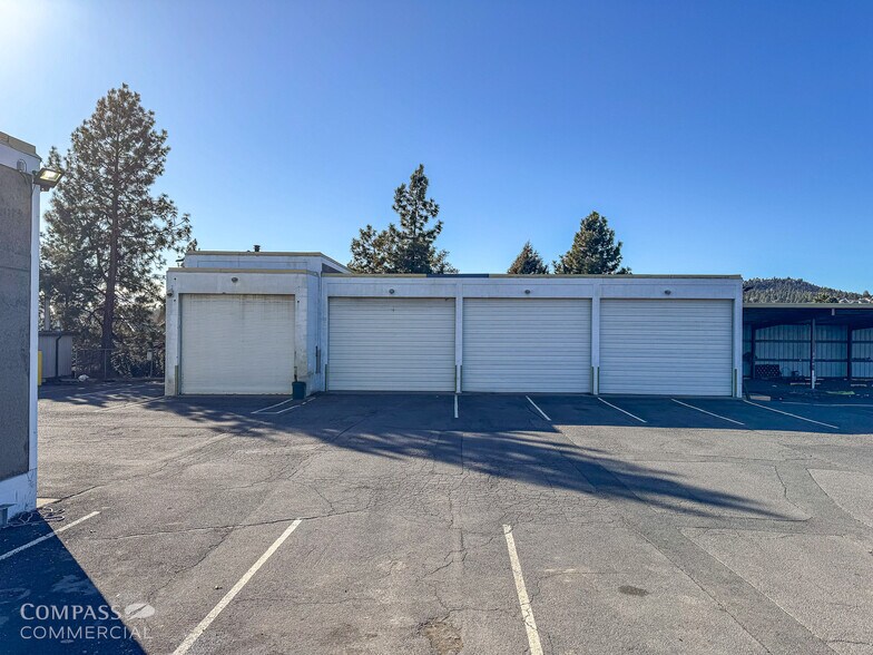 More Photos Of 328 NE Webster Ave, Bend Warehouse For Lease