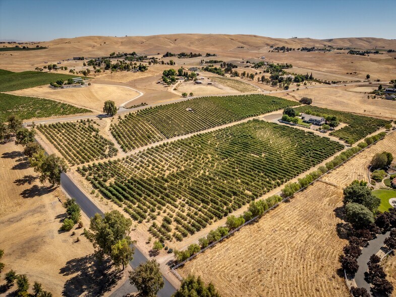 More Photos Of 5055 Rancho La Loma Linda Dr, Paso Robles Specialty For Sale