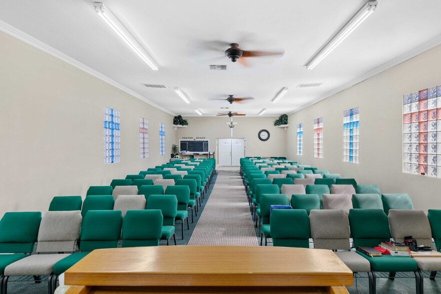 More Photos Of 7510 Valaho Dr, Tujunga Religious Facility For Sale