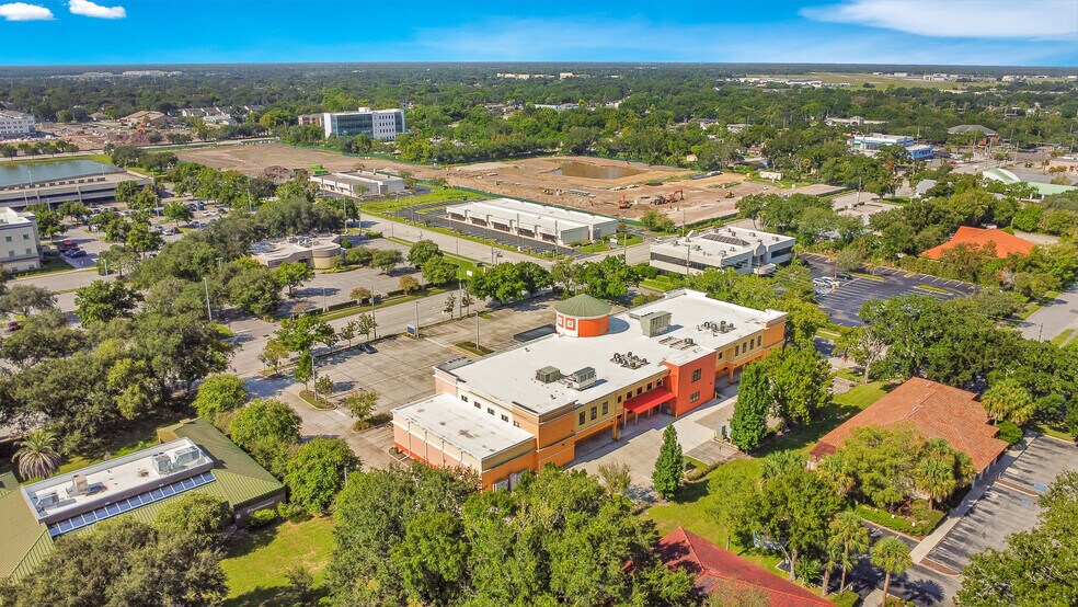 More Photos Of 737 W Oak St, Kissimmee Office For Sale
