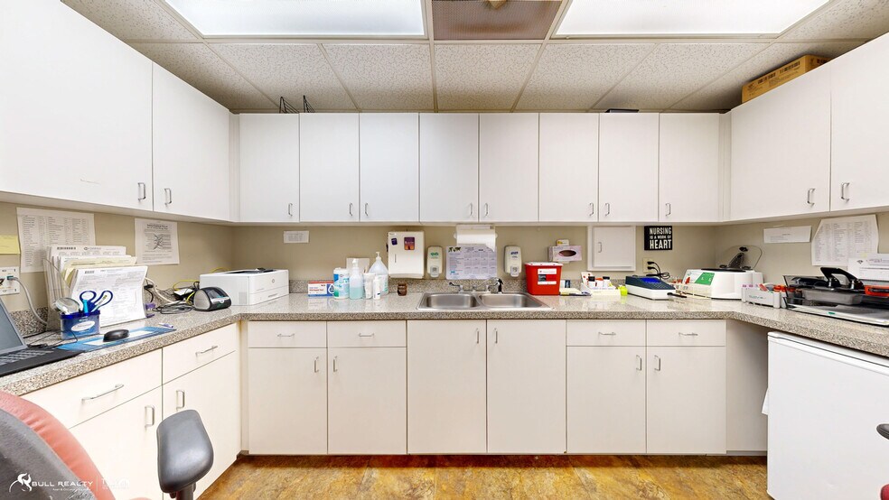 More Photos Of 1686 Roswell Rd, Marietta Office Residential For Sale