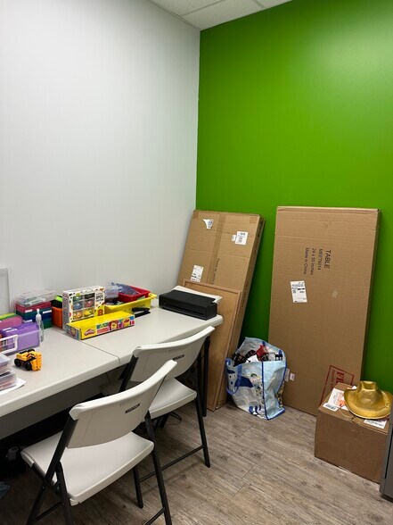 More Photos Of 850-852 Perry Rd, Apex Medical For Lease