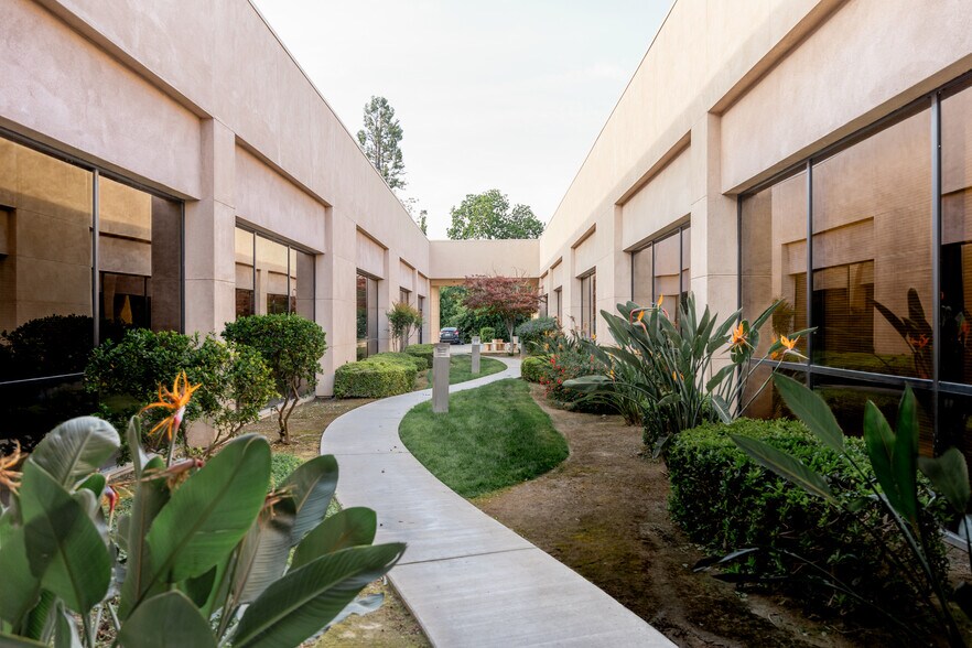 More Photos Of 2540 W Shaw Ln, Fresno Office For Sale