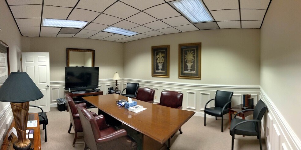 More Photos Of 7229 Albemarle Rd, Charlotte Office For Sale