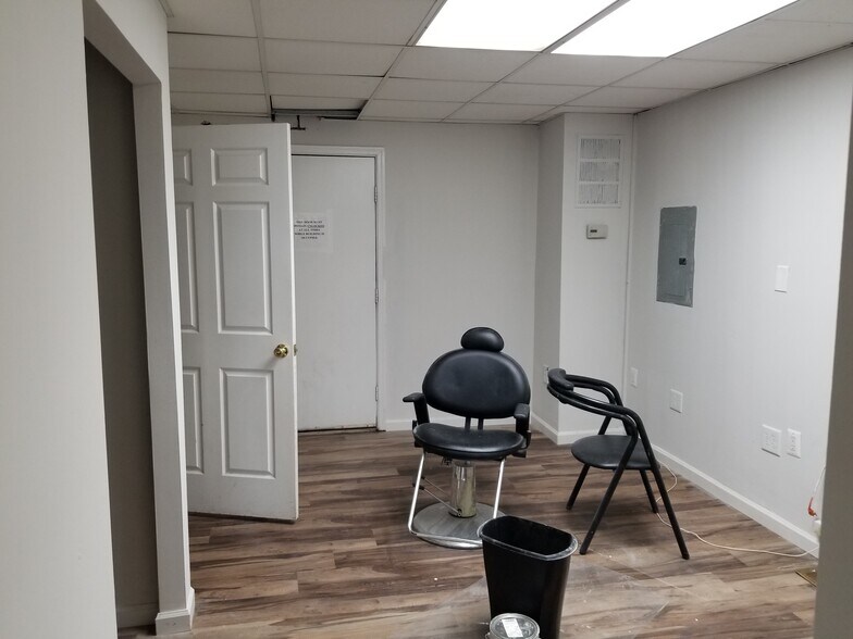 More Photos Of 4700 Stamp Rd, Marlow Heights General Retail For Lease