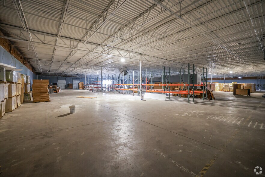 More Photos Of 5555-5563 S 104th East Ave, Tulsa Manufacturing For Sale