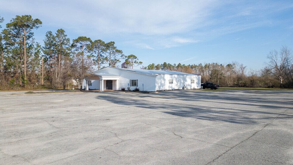 More Photos Of 1686 GOLDEN ISLE W, Baxley Restaurant For Sale