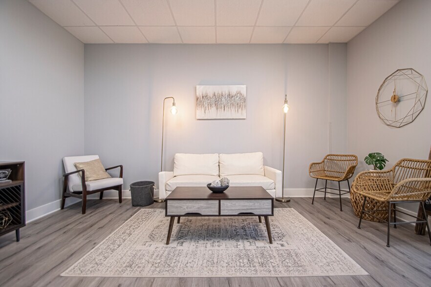 More Photos Of 5206 Highway 5 N, Bryant Office For Sale