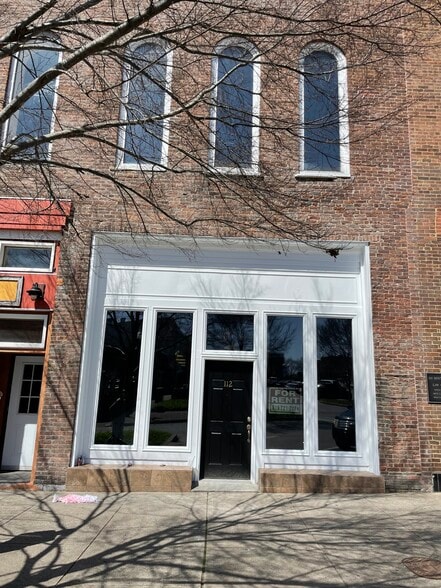 More Photos Of 112 S Maple St, Murfreesboro Office For Lease