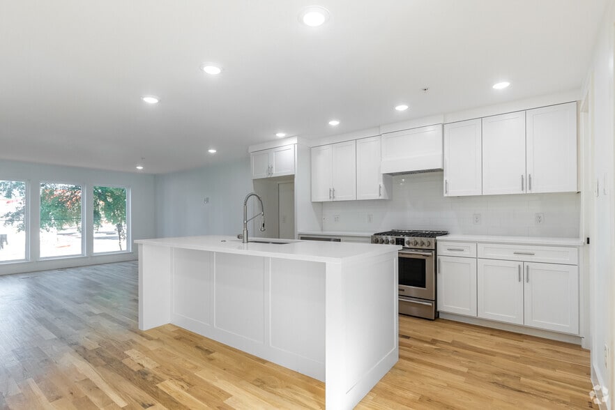 More Photos Of , Dallas Multifamily For Sale