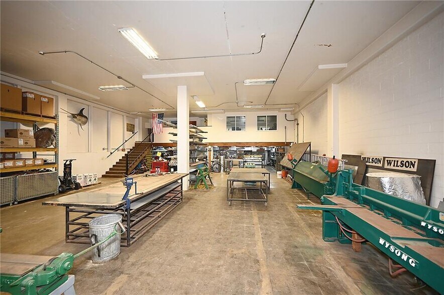 More Photos Of 205 W Brasfield St, Smithville Industrial For Sale