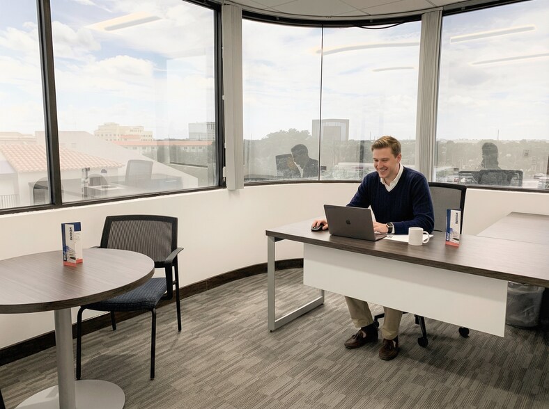 More Photos Of 1900 Glades Rd, Boca Raton Coworking Space