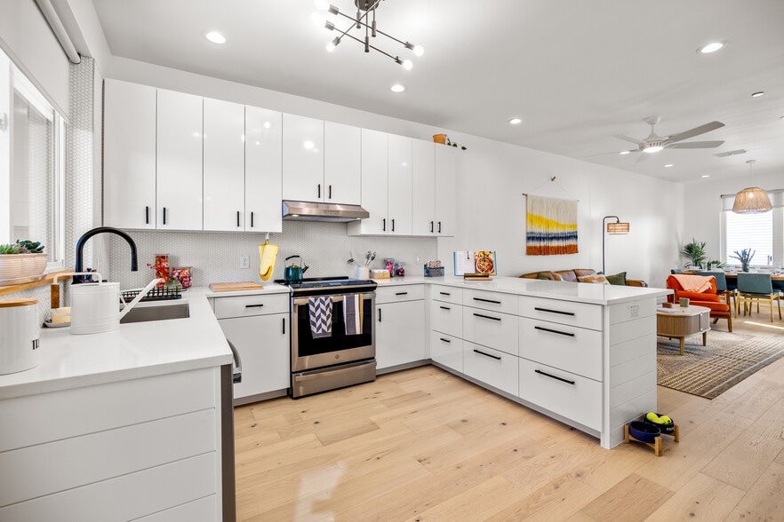 More Photos Of 1911 Dutton Dr, San Marcos Office Residential For Sale