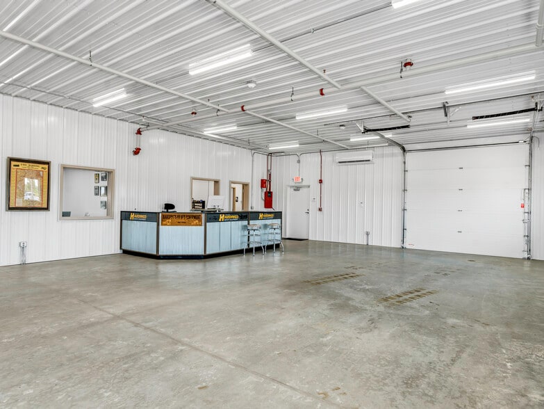 More Photos Of 26336 S Heritage Dr, Elwood Warehouse For Sale