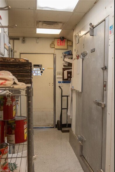 More Photos Of 2716 Mahoning Ave, Youngstown Restaurant For Sale