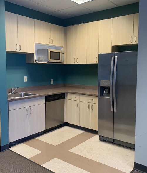 More Photos Of 7400 W 129th St, Overland Park Office For Sale