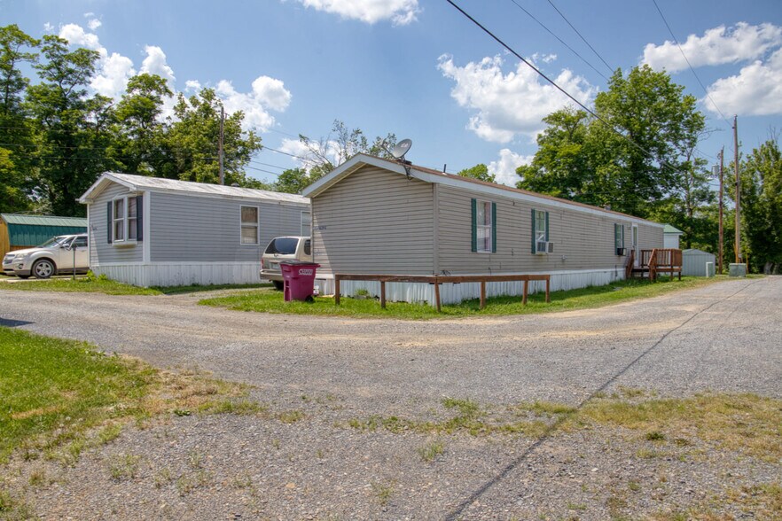 More Photos Of 75 Dr Randolph Spencer Ln, Paw Paw Multifamily For Sale