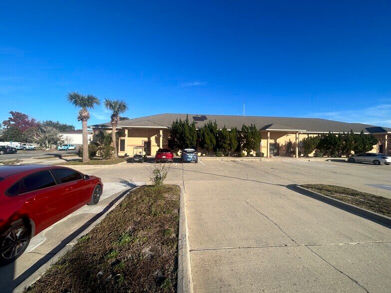 More Photos Of 101 Mattie M Kelly Blvd, Destin Light Distribution For Lease