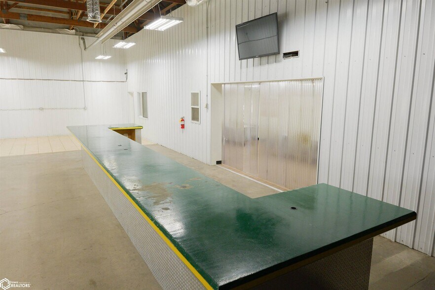 More Photos Of 1130 Broadway St, West Burlington Industrial For Lease