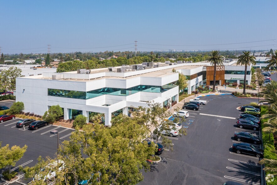 More Photos Of 1231 E Dyer Rd, Santa Ana Office For Sale