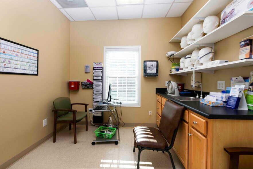 More Photos Of 111 Laurel Creek Rd Se, Calhoun Medical For Lease