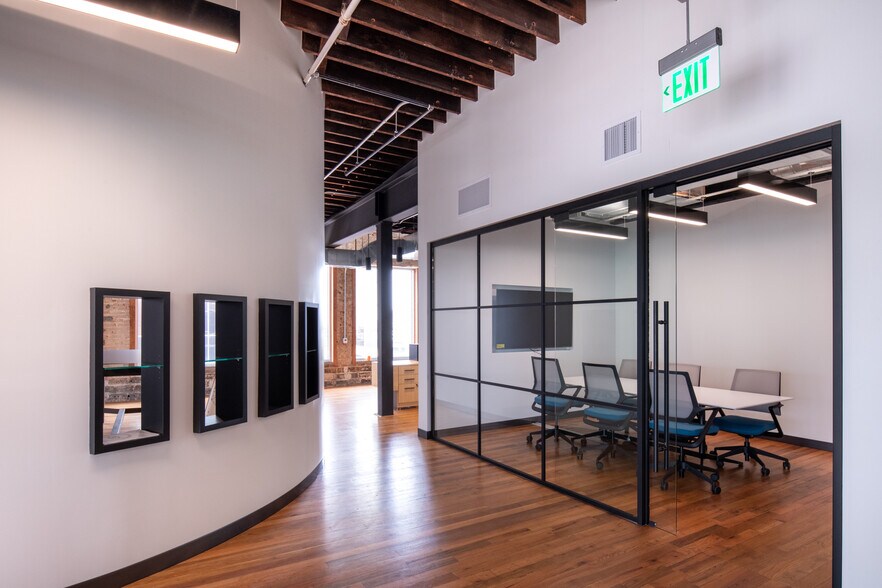 More Photos Of 2200 Main St, Dallas Loft Creative Space For Lease