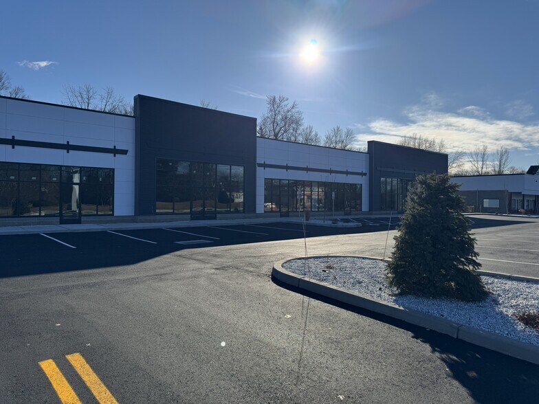 More Photos Of 212 Talcottville Rd, Vernon General Retail For Lease