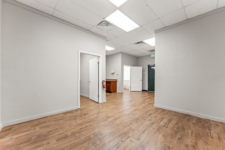 More Photos Of 179 College Dr, Orange Park Unknown For Lease