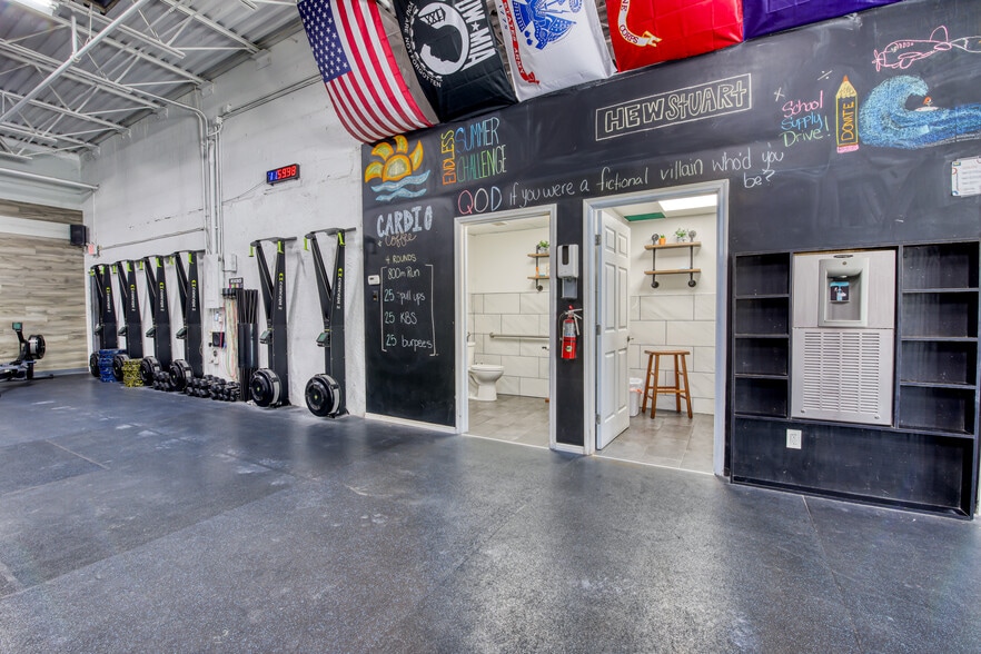 More Photos Of 1638 SE Federal Hwy, Stuart Unknown For Lease