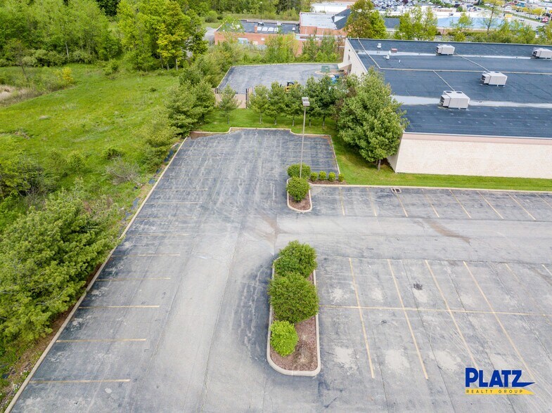 More Photos Of 320 Boardman Poland Rd, Youngstown General Retail For Sale