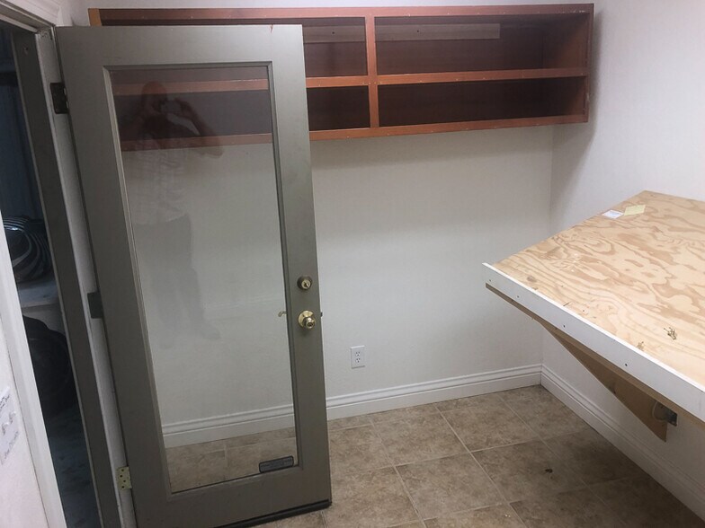 More Photos Of 3355 Industrial Dr, Santa Rosa Industrial For Lease