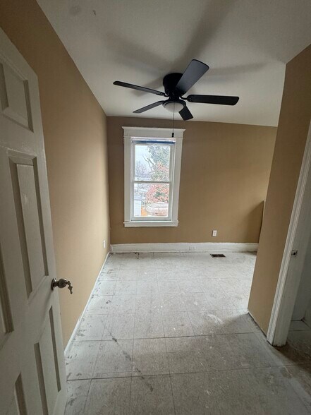 More Photos Of 2449 Shirley Ave, Baltimore Flex For Sale