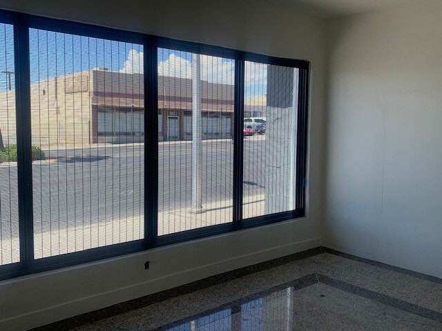 More Photos Of 1611 Fremont St, Las Vegas Light Distribution For Sale