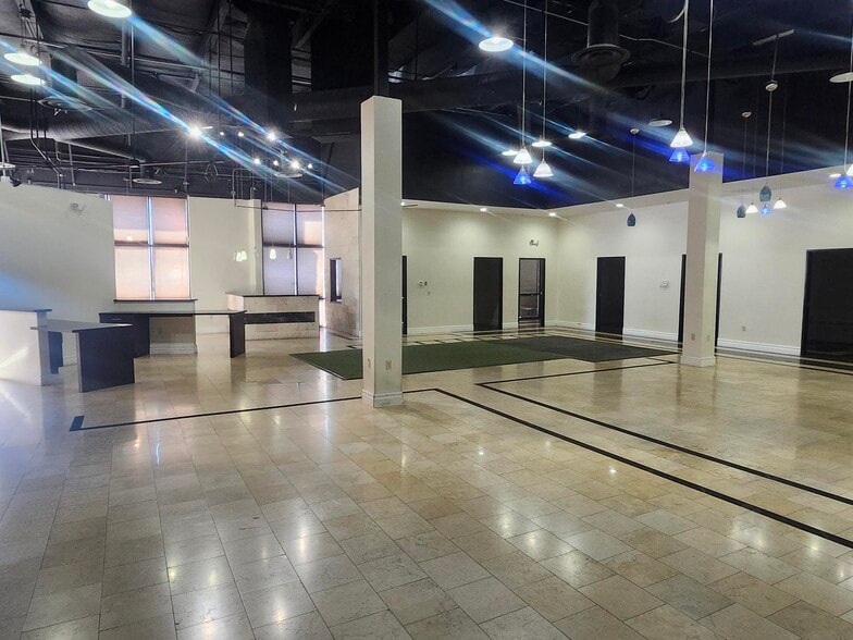 More Photos Of 6462 Losee Rd, North Las Vegas Freestanding For Lease