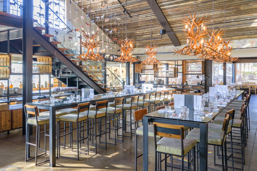 More Photos Of 2730 Via de la Valle, Del Mar Restaurant For Lease