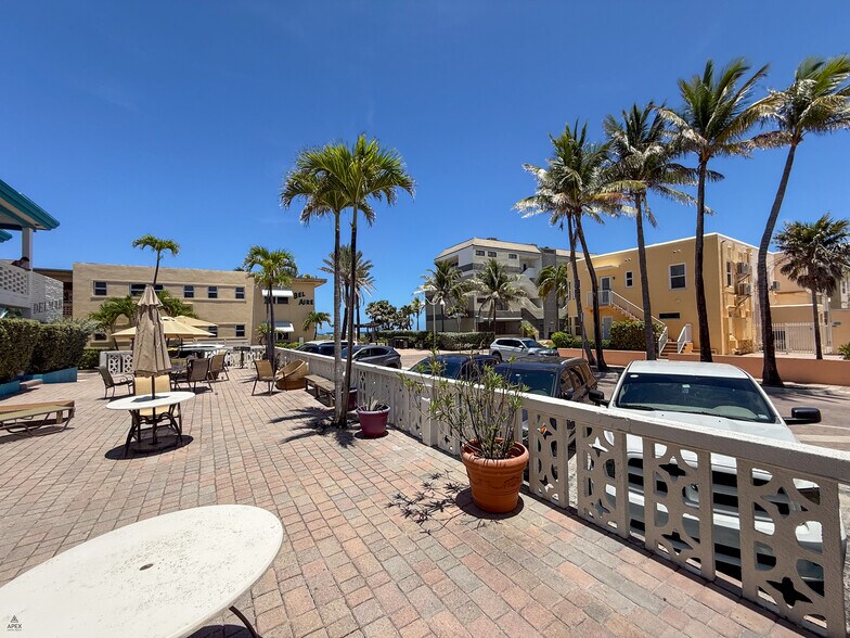 More Photos Of 315 Arthur St, Hollywood Hotel For Sale