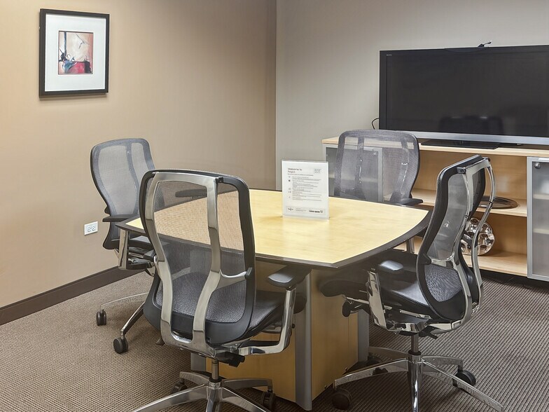 More Photos Of 5250 Old Orchard Rd, Skokie Coworking Space