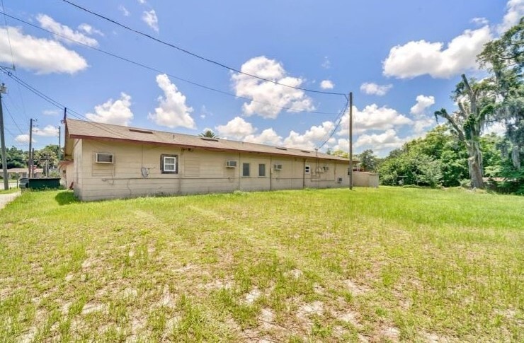 More Photos Of 1340 N Woodland Blvd, Deland Hotel For Sale
