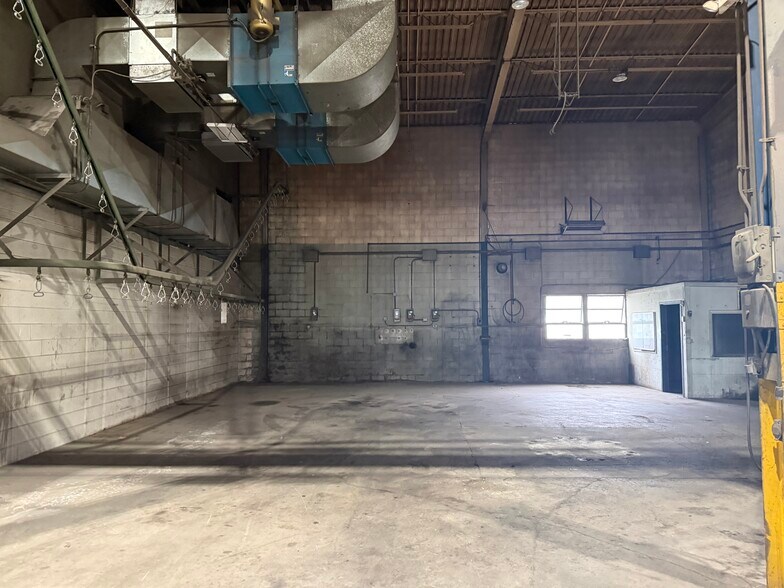 More Photos Of 1345 Henry St, Huntington Manufacturing For Sale