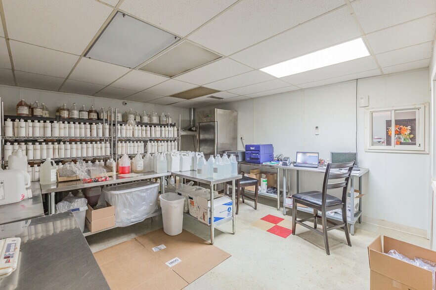 More Photos Of 300 Alamar St, Fort Oglethorpe General Retail For Sale