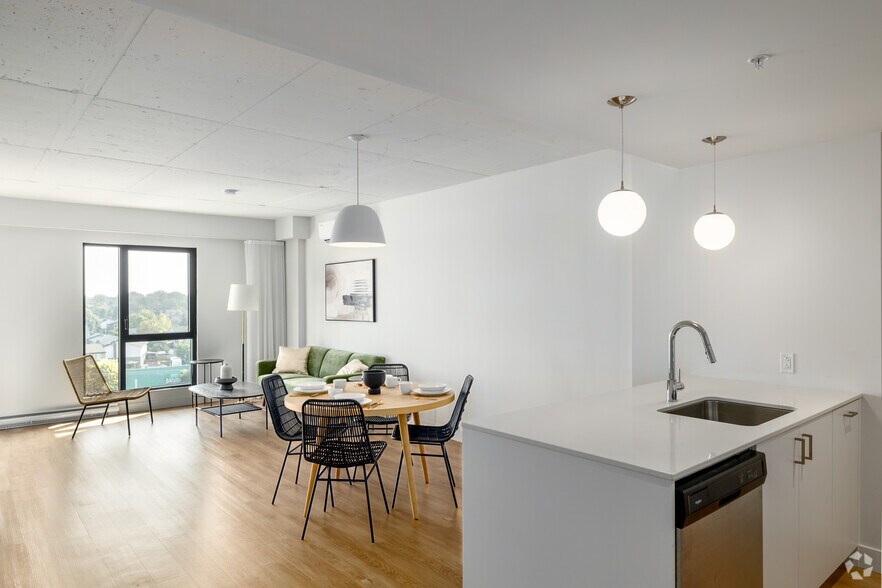 More Photos Of 8405 Pl Saint-Charles, Brossard Apartments For Lease