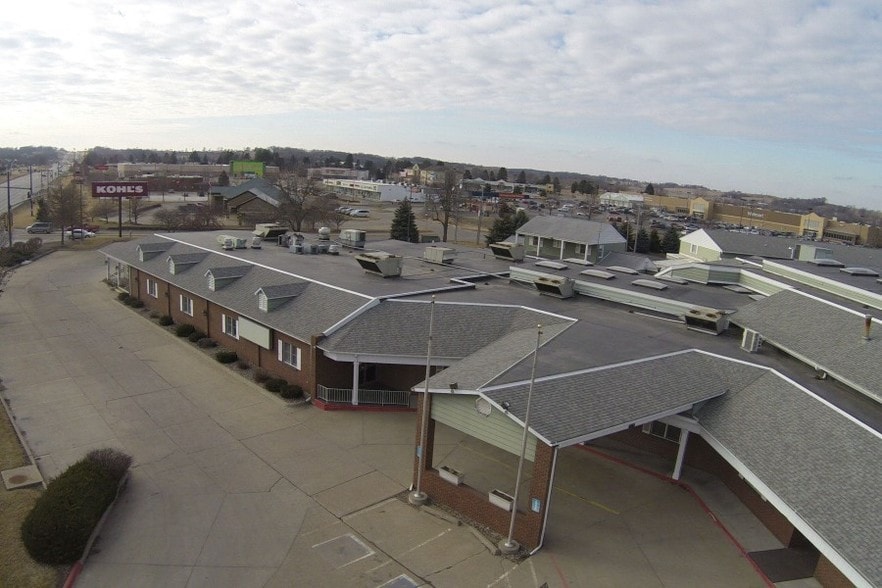 More Photos Of 2300 Lincoln Way, Clinton Hotel For Sale