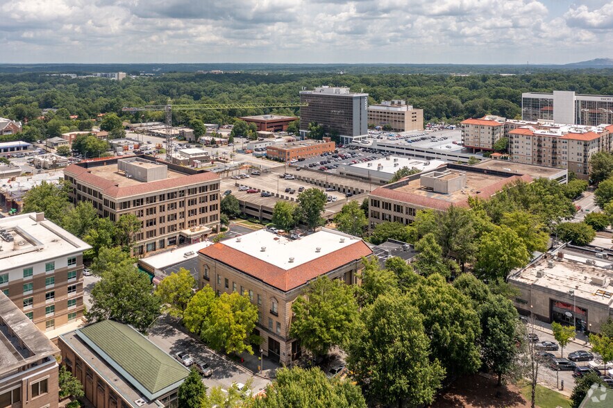 More Photos Of 125 Clairemont Ave, Decatur Office For Lease