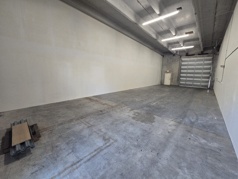 More Photos Of 1747-1781 Banks Rd, Margate Flex For Lease