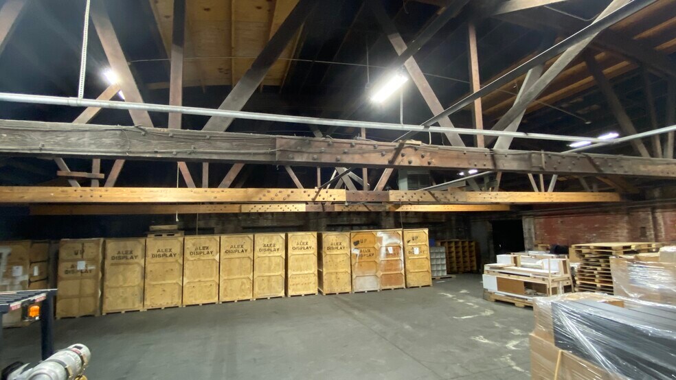 More Photos Of 401 N Leavitt St, Chicago Manufacturing For Sale