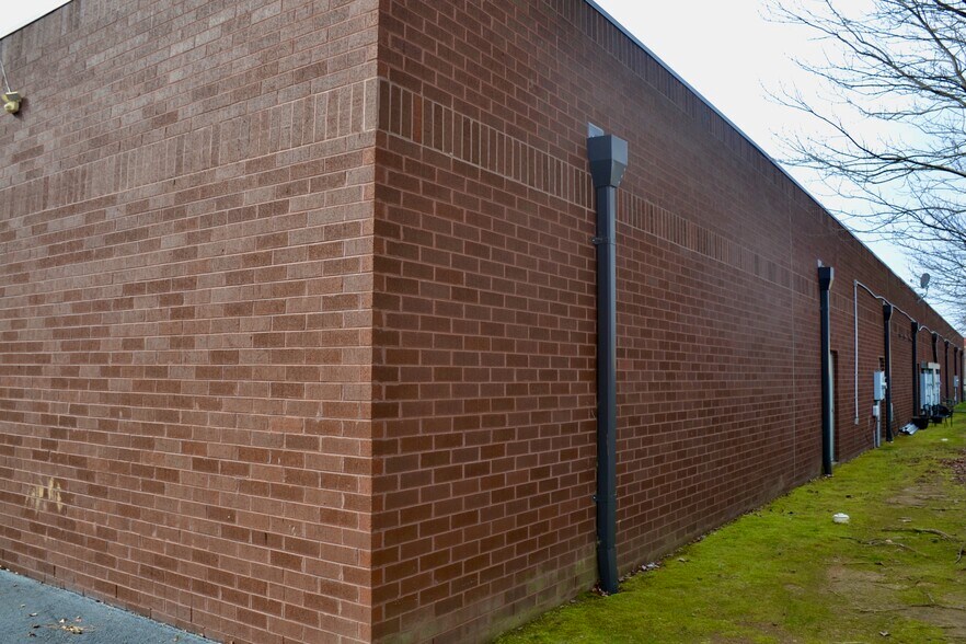 More Photos Of 2565-2575 Homeview Dr, Richmond Medical For Sale