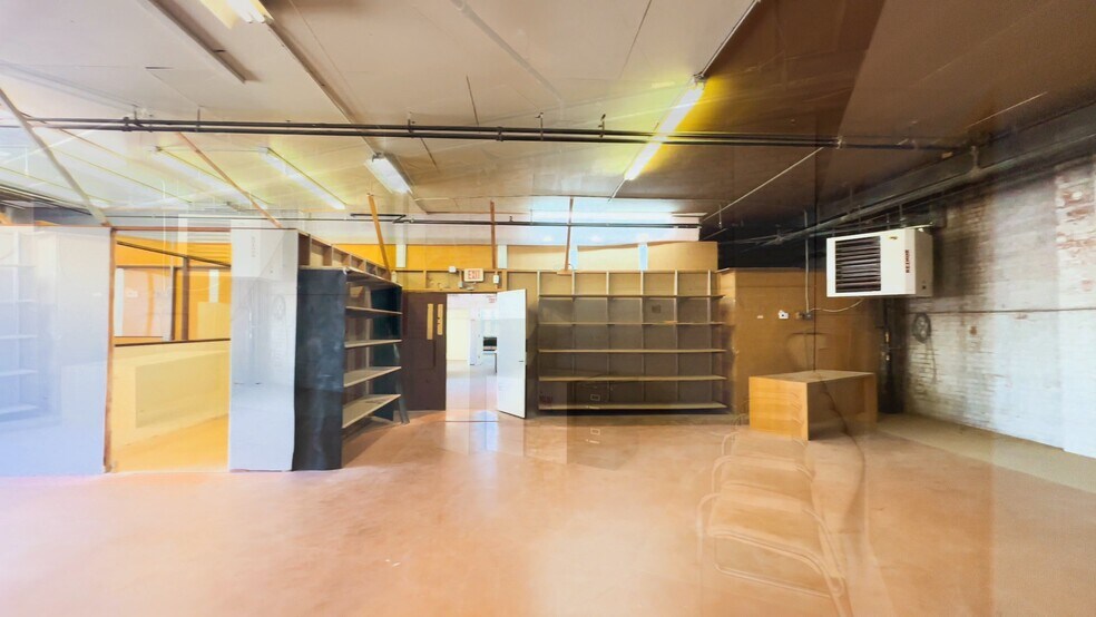 More Photos Of 400-410 N Hermitage Ave, Chicago Flex For Lease