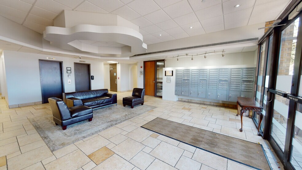 More Photos Of 7703 N Lamar Blvd, Austin Loft Creative Space For Sale