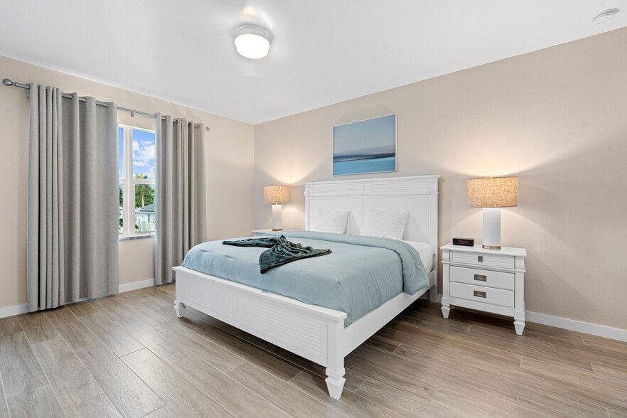 More Photos Of 5126 Coronado Pky, Cape Coral Apartments For Sale