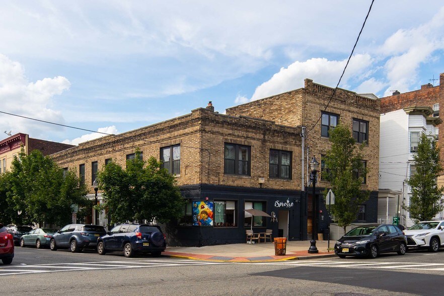 More Photos Of 4701-4705 Park Ave, Union City Apartments For Sale